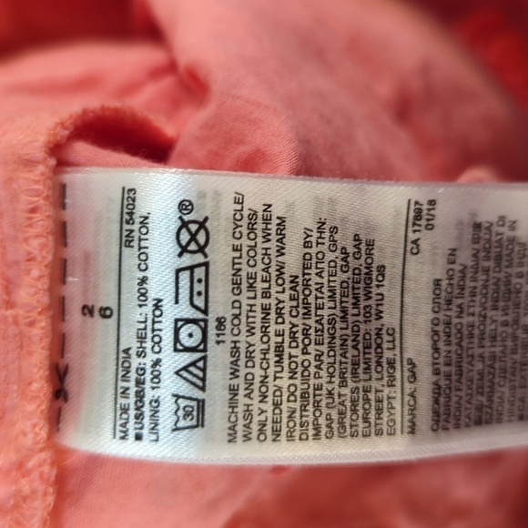 Peach eyelet shorts 3" inseam, 100% cotton, Gap City Short women's size 2 - Picture 6 of 6